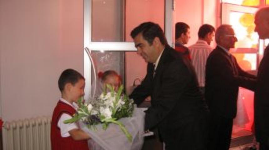 Hayırseverden k&ouml;ye ilk&ouml;ğretim okulu