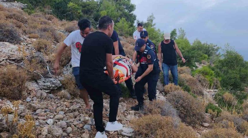 Doğa y&uuml;r&uuml;y&uuml;ş&uuml;nde d&uuml;ş&uuml;p ayağından yaralanan Hollandalı turist kurtarıldı