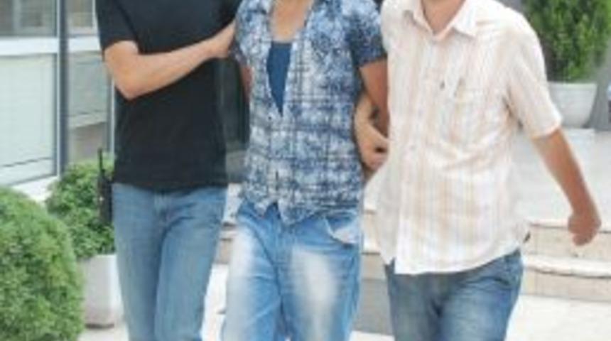 &Ccedil;aldığı paralarla masaj yaptırırken yakalanan zanlı tutuklandı