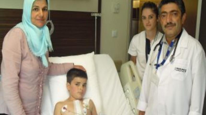 Kalbi delik doğan 3 aylık &Ccedil;ağla bebek, ameliyatla sağlığına kavuştu