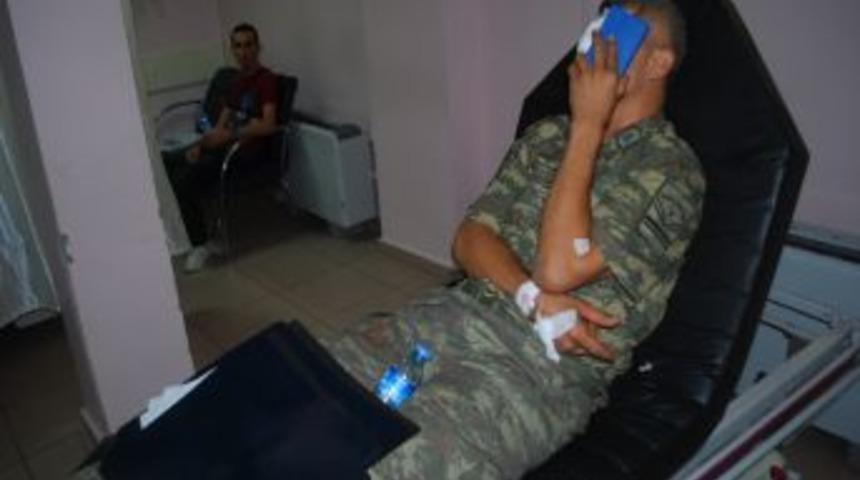 Kurtalan&rsquo;da askeri ara&ccedil; devrildi: 3 yaralı