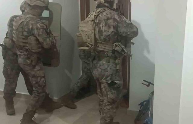 Denizli’nin de aralarında olduğu 48 ilde düzenlenen operasyonda 1008 şüpheli gözaltına alındı 3