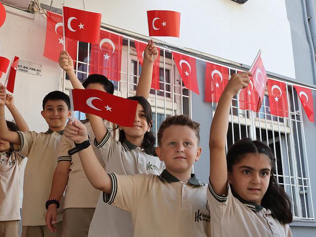 Okul zili &ccedil;aldı: Yeni eğitim yılında &ccedil;ocukları neler bekliyor?