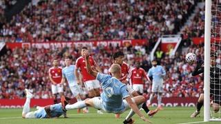 Dünya futbolu bu kararı konuşuyor! İngiltere hakem kurulu Manchester derbisindeki hatayı itiraf etti