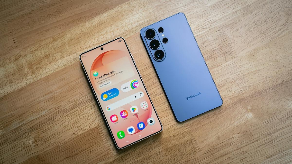 Samsung üç yıl sonra düğmeye bastı! Galaxy S27 Pro ve Ultra’da ekran yenileniyor 1