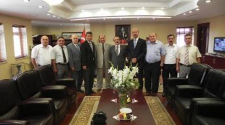 Memur Sen heyeti Vali Coş'u ziyaret etti