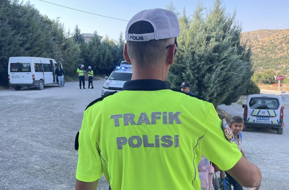 Okullar açıldı, ekipler sahaya indi! İlk ders ziliyle sıkı denetim de başladı 10