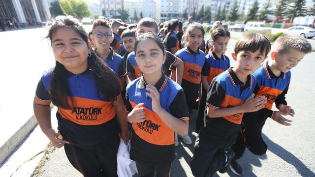 Doğu Anadolu'daki illerde eğitim öğretim yılı dolayısıyla törenler düzenlendi