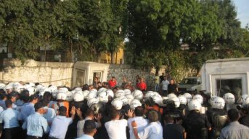 Zeytinburnu&rsquo;nda 41 d&uuml;kkanın yıkımı ger&ccedil;ekleşti