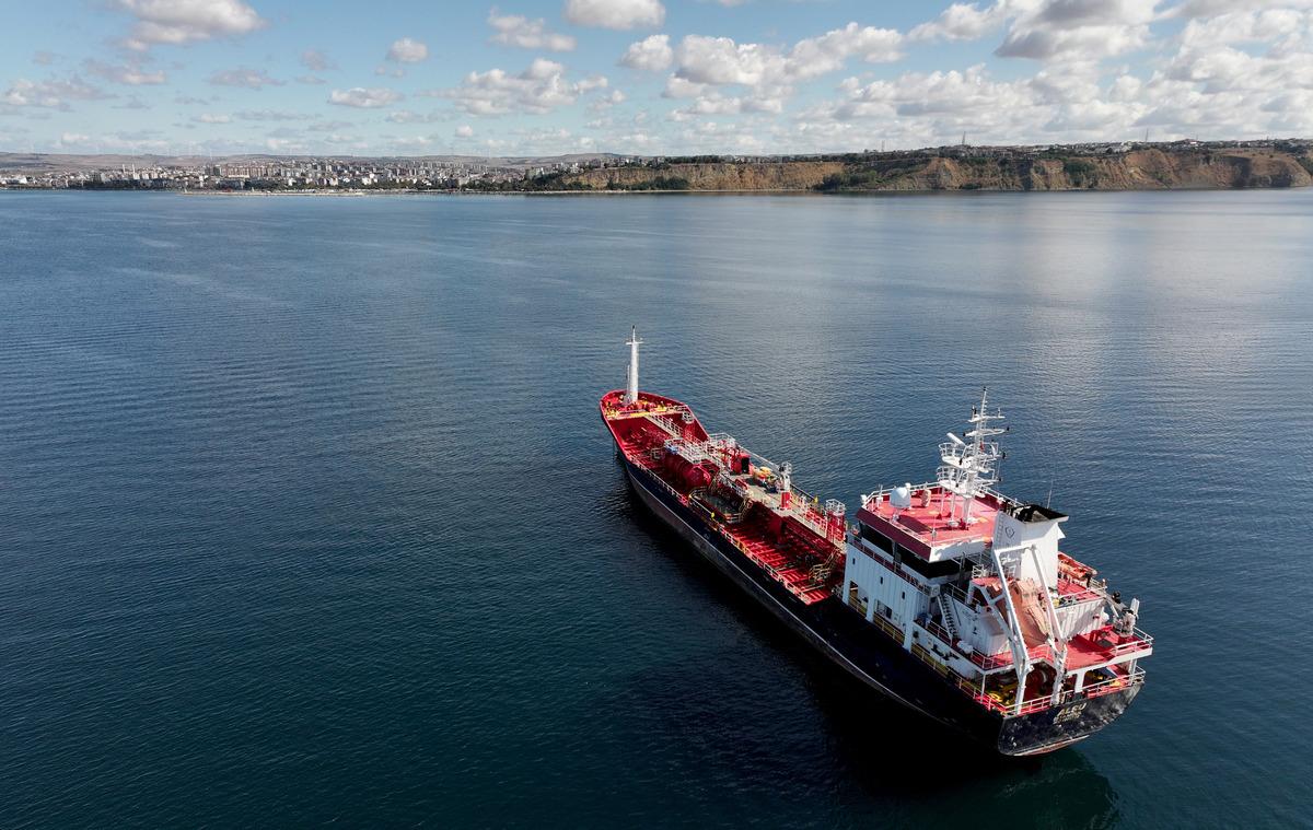 Silivri a&ccedil;ıklarında batan geminin yakınlarında ceset bulundu! Başsavcılıktan a&ccedil;ıklama 2
