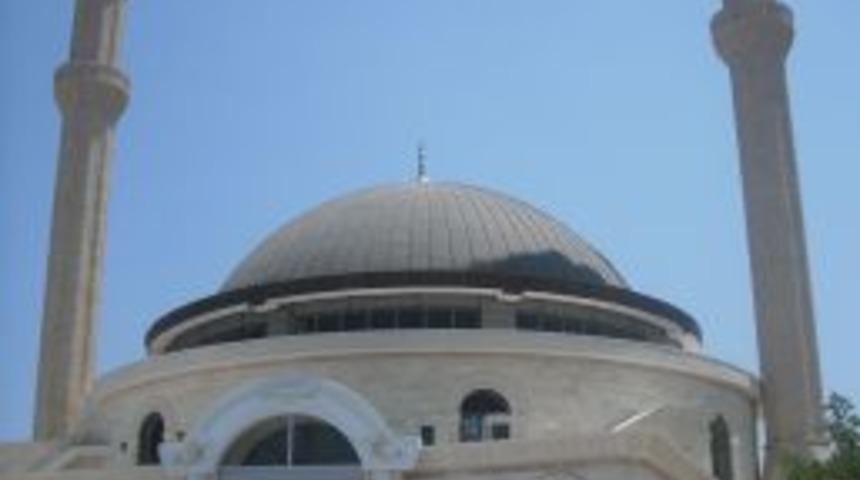 Kemer'de Huzur Camii ibadete a&ccedil;ıldı