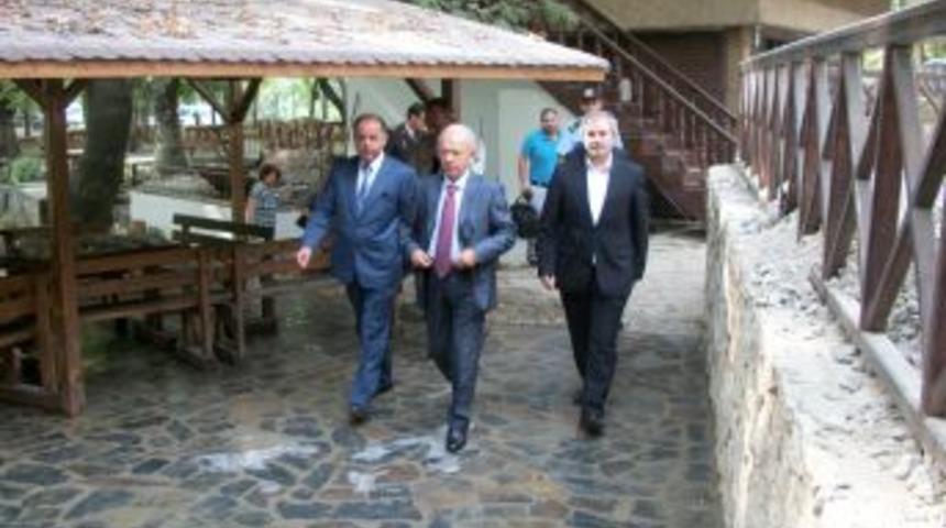 Adana Valisi Atış Feke'de