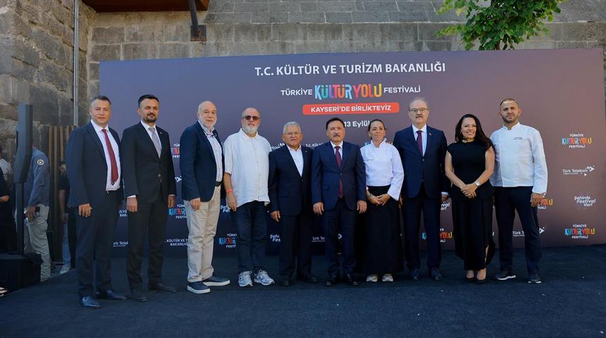 Kayseri Belediye Başkanı B&uuml;y&uuml;kkılı&ccedil;&rsquo;tan Bakan Ersoy&rsquo;a &ldquo;Kayseri K&uuml;lt&uuml;r Yolu Festivali&rdquo; teşekk&uuml;r&uuml;