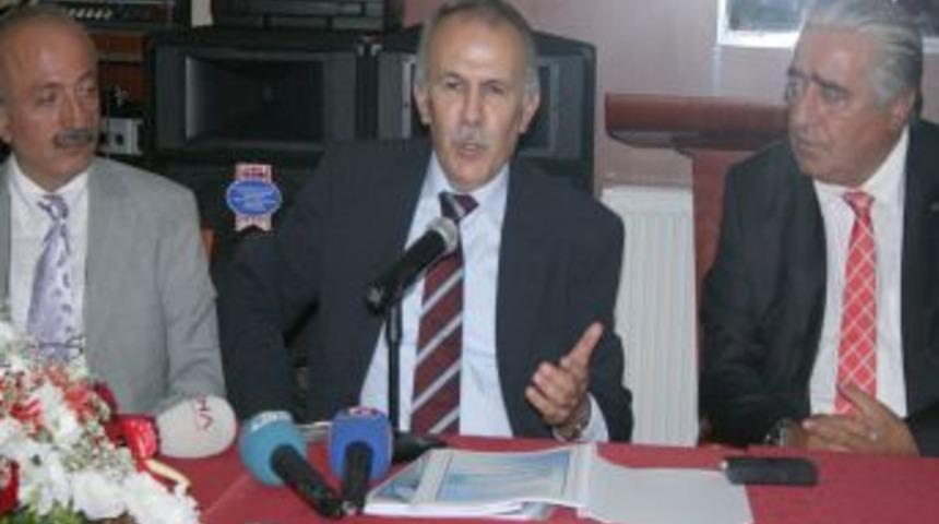 Vali Ata, iftar yemeğiyle gazetecilere veda etti