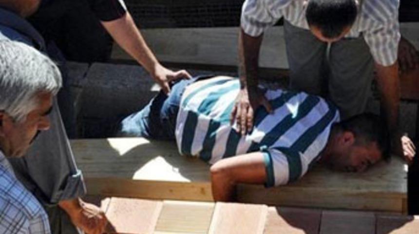 Acılı adamın y&uuml;rek yakan feryadı