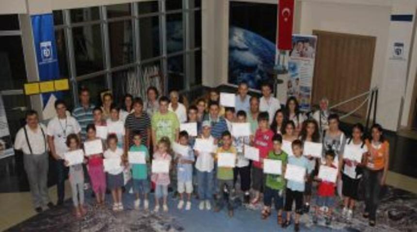 G&ouml;ky&uuml;z&uuml;ne barış ve sevgi fenerleri bıraktılar