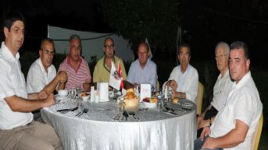 TSYD &uuml;yeleri iftarda buluştu