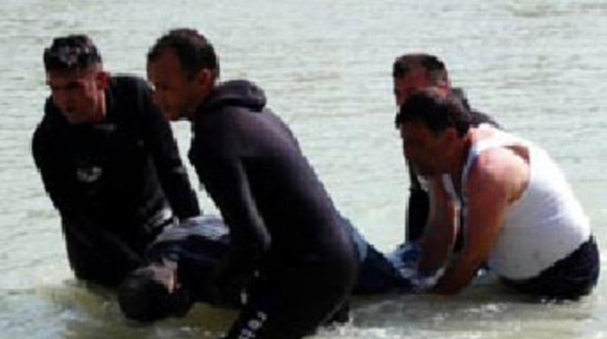 İzmir'de 4 erkek cesedi bulundu