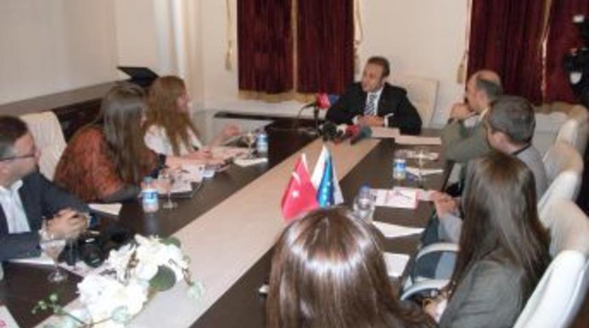 Bakan Bağış: Fenerbah&ccedil;e b&uuml;y&uuml;k takımdır, b&uuml;y&uuml;k kalacaktır