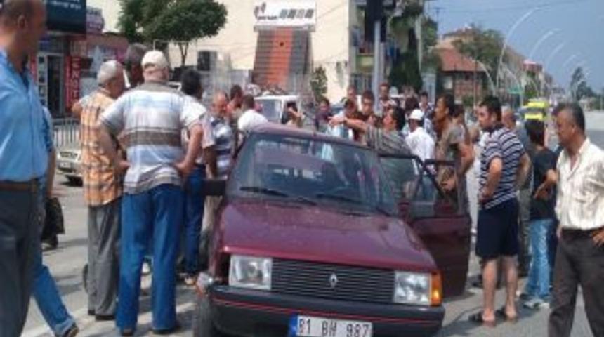 D&uuml;zce&rsquo;de trafik kazası: 3 yaralı