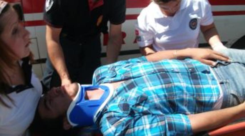 Kontrol&uuml;n&uuml; kaybeden ara&ccedil; takla attı: 5 yaralı