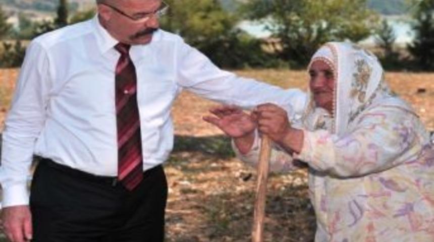 Vali Cerrah'a ilgin&ccedil; cevap: Gelininle kalırsan neden ev istediğimi anlarsın