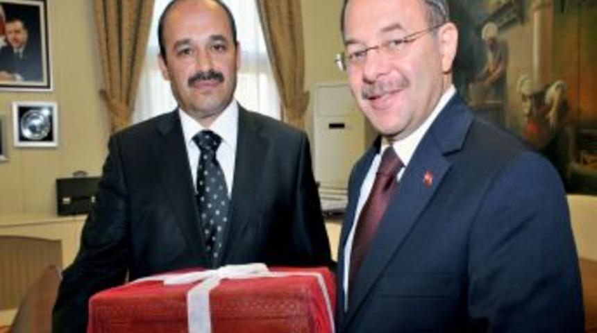 Kastamonu Rekt&ouml;r&uuml; Aydın, Sağlık Bakanı Akdağ&rsquo;ı a&ccedil;ılışa davet etti