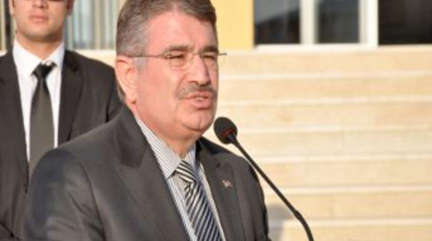 Polis adayı Aslan Akkaya'ya resmi t&ouml;ren d&uuml;zenlendi