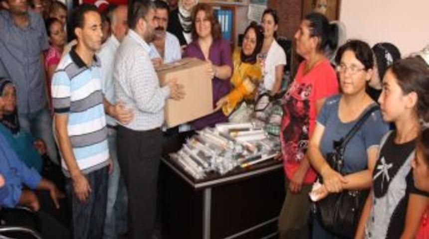 AK Partili kadınlar engellilere erzak yardımında bulundu