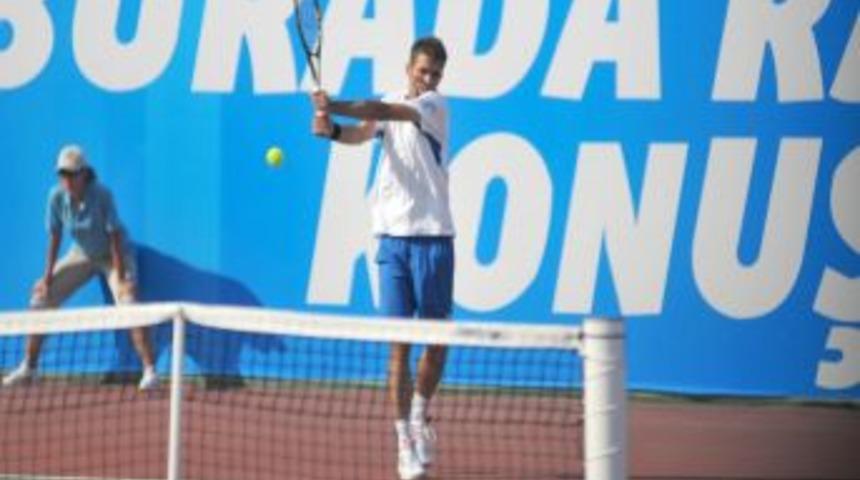 Marsel İlhan &ccedil;eyrek finalde