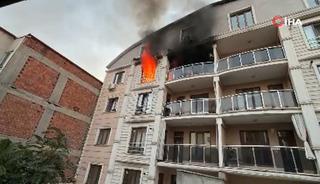 Iğdır&rsquo;da itfaiye erleri &ccedil;evresi kapalı olan binadaki yangına g&uuml;&ccedil;l&uuml;kle m&uuml;dahale etti