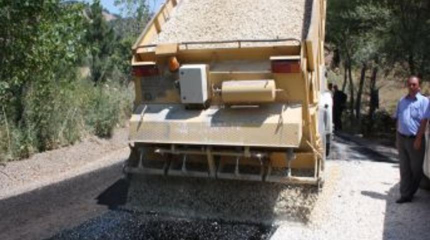 B&uuml;y&uuml;korhan&rsquo;a 18 kilometrelik asfalt