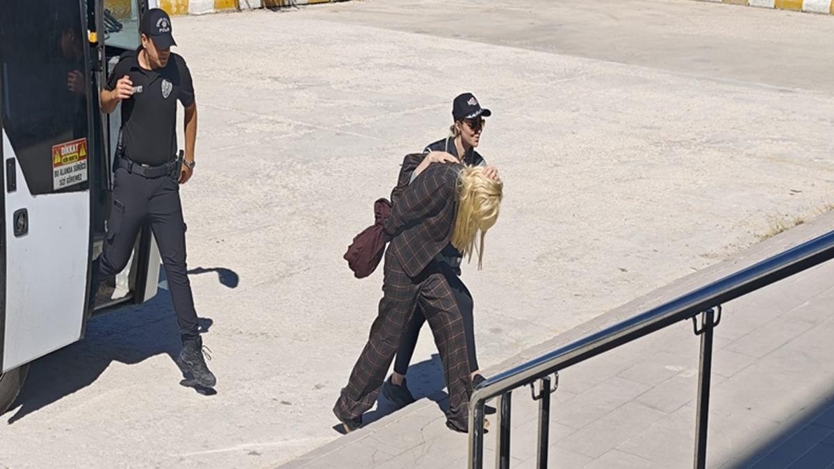 Düğündeki altınlarla gündem olmuştu: Vanlı Kara Haydar ın eşi fenomen Çağla Öz Tançalan tutuklandı 4