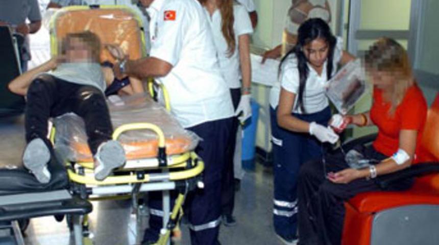 K&uuml;&ccedil;&uuml;k kızların sevgili kavgası kanlı bitti!