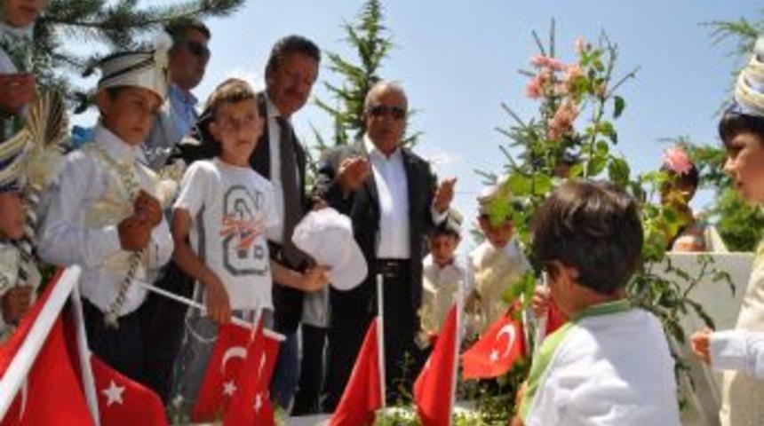 Yozgat'ta s&uuml;nnet ş&ouml;leninde 100 &ccedil;ocuk erkekliğe adım attı