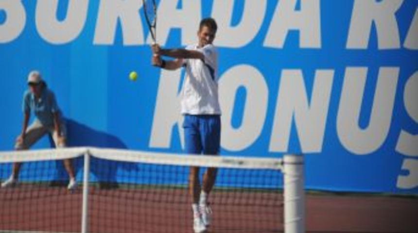 Marsel İlhan &ccedil;eyrek finalde