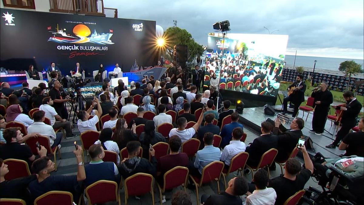 Cumhurbaşkanı Erdoğan Samsun da gen&ccedil;lerle buluştu 4