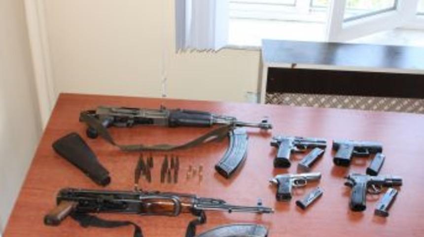 Ağrı'daki eylemlerde kullanılacak silahlar ele ge&ccedil;irildi