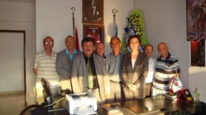 D&uuml;zce &Uuml;niversitesi Rekt&ouml;r&uuml; Şerifoğlu, Gaziler Derneği'ni ziyaret etti