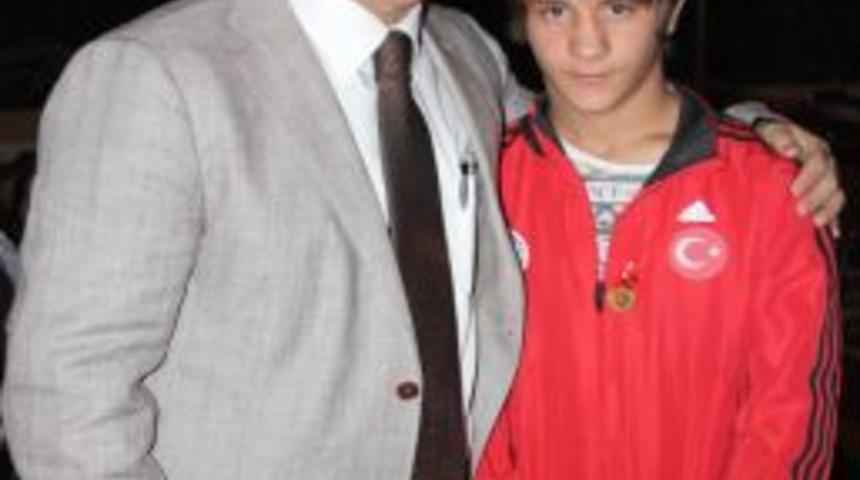 Bursa güreş camiası iftar yemeğinde buluştu