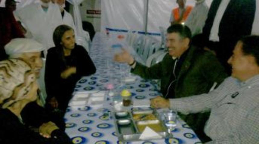 İ&ccedil;işleri Bakanı Şahin, Elmadağ&rsquo;a s&uuml;rpriz bir ziyaret ger&ccedil;ekleştirdi