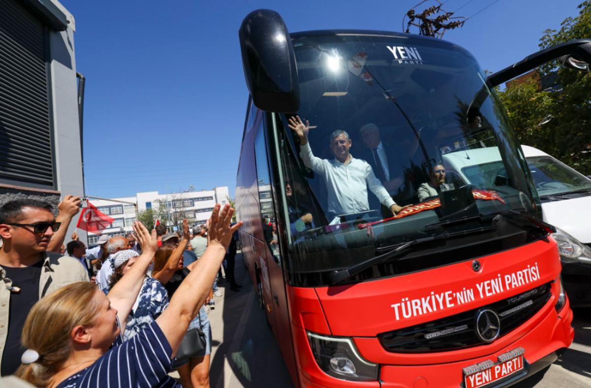 Yeni Parti nin ismimi değişiyor? Tebligat geldi, iki seçenek masada 1