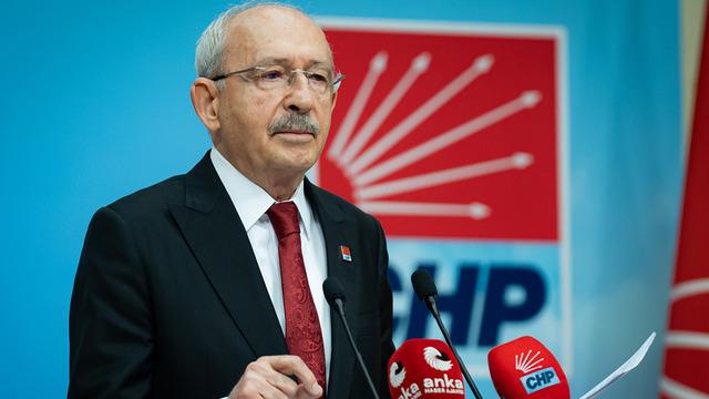 CHP Genel Başkanlığı i&ccedil;in adaylığını a&ccedil;ıklayan ilk isim belli oldu