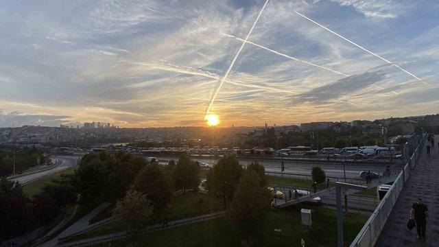 İstanbul’da muhteşem gün doğumu mest etti