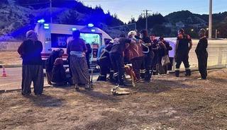 Burdur&rsquo;da tarım iş&ccedil;ilerini taşıyan minib&uuml;s devrildi: 9 yaralı