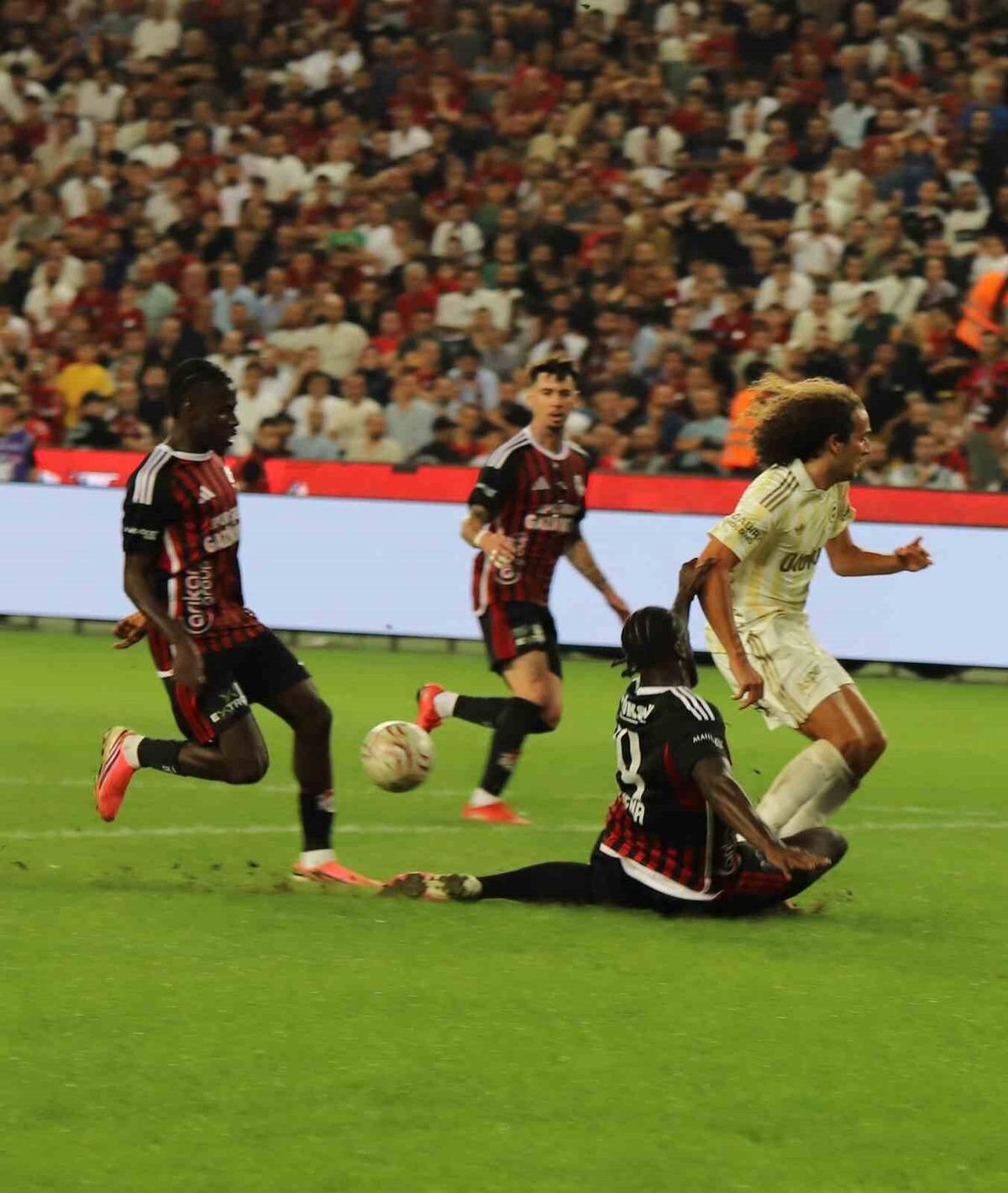 FENERBAHÇE DE KADRO MÜHENDİSLİĞİ SIKINTISI 3