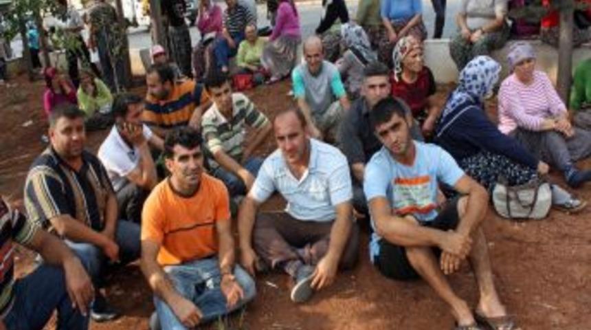 &Uuml;cretlerini az bulan kadınlar eylem yaptı