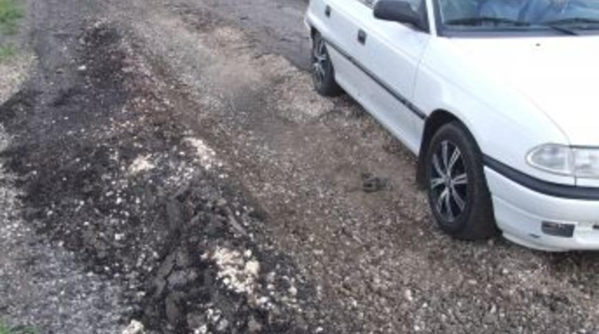 Bakan &Ccedil;elik: Haritada yapılmış g&ouml;sterilen yolların yapılmadığını g&ouml;r&uuml;yoruz