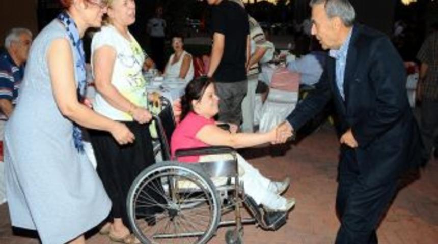 Başkan Kocaoğlu, engelliler ve ailelerini ağırladı