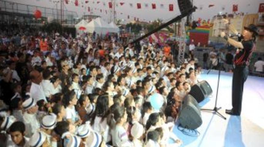 Kepez Belediyesi'nin s&uuml;nnet ş&ouml;leninde 865 &ccedil;ocuk erkekliğe ilk adımı attı